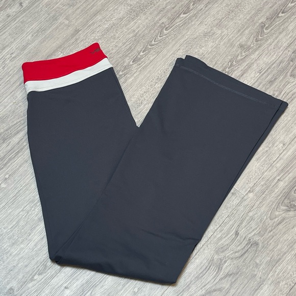 Victoria’s Secret Yoga Pants - Picture 4 of 6